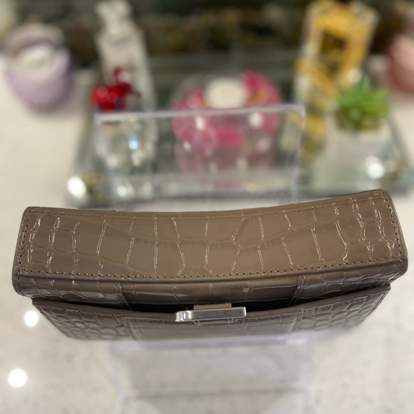 💯 Authentic Balenciaga Wallet & Chain with Shoulder Strap Shiny Embossed - Picture 10 of 11